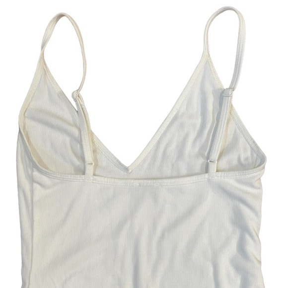 Talula Aritzia ribbed v-neck tank top thong bodysuit size XS excellent condition - Picture 6 of 11